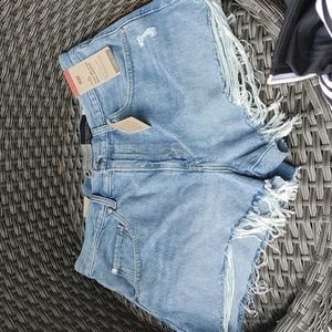 Levi Mom short sz 31 new with tag no stretch